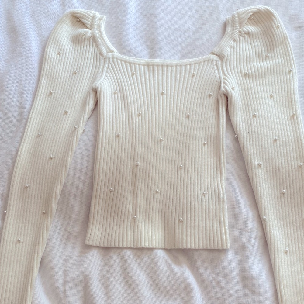 ASTR The Label Pearl Long Sleeve Knit Top